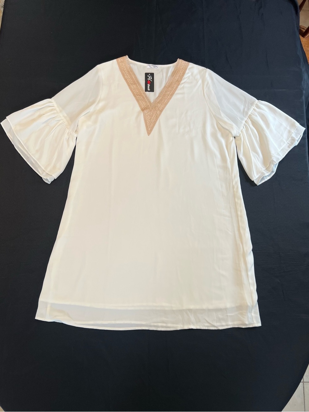 HOTOUCH white V-Neck with Gold Trim with Flowy Bell Sleeves size XL NWT